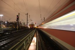 Kabel und Leitungen für die elektrische Energieversorgung<br>von Gleichstrom- Nahverkehrsbahnen und Obussen<br>04. und 05. Oktober 2017 Nürnberg